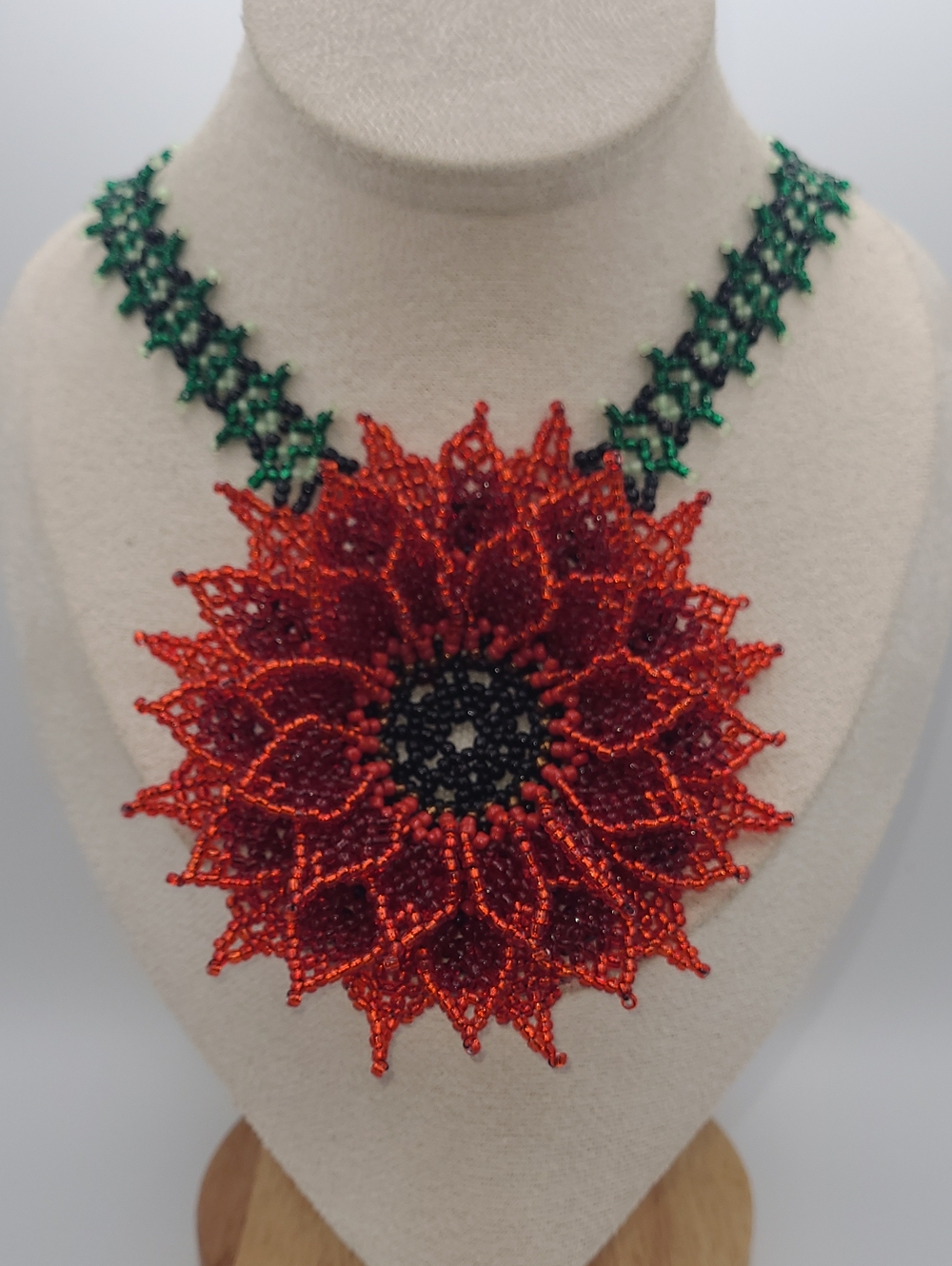 Pointsetta Necklace With Toggle Closure